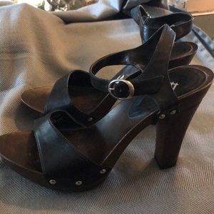 Black/brown heels